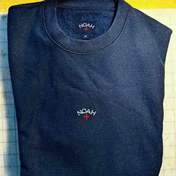 noah classic crewneck